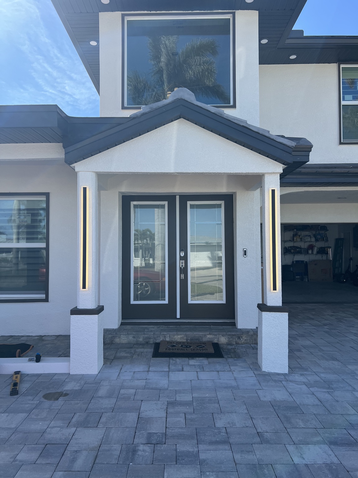 Exterior architectural lighting